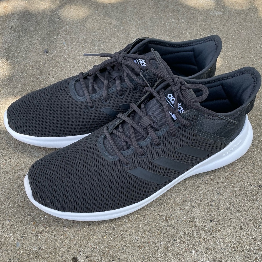 Adidas Women’s Black and White Cloudfoam Sneakers | Size 8.5